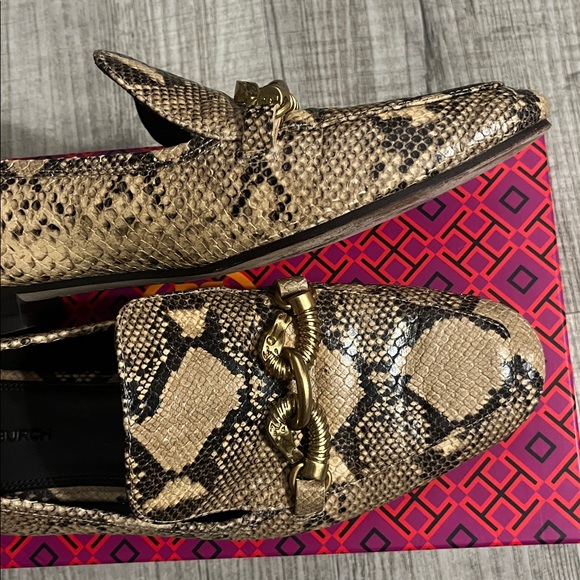 Tory Burch Jessa Loafers - Picture 7 of 12